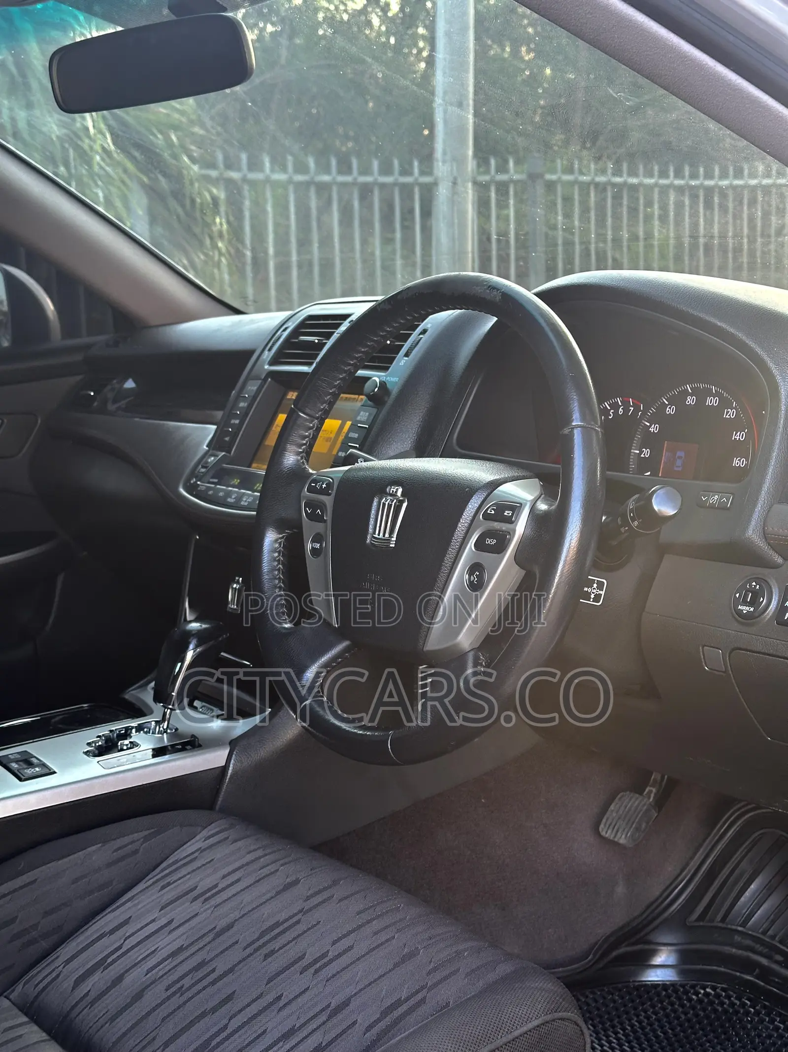 Toyota Crown 2011 Silver