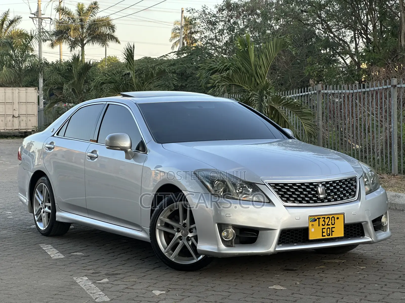 Toyota Crown 2011 Silver