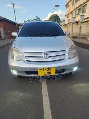 Toyota IST 2005 Silver