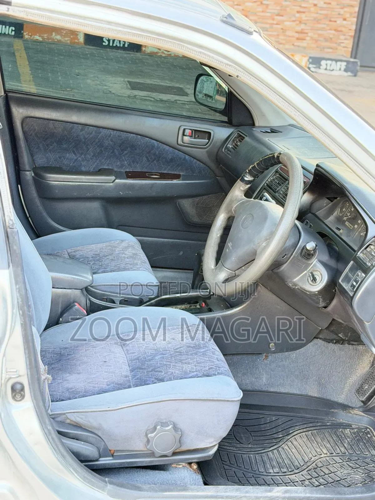 Toyota Carina 2000 Silver