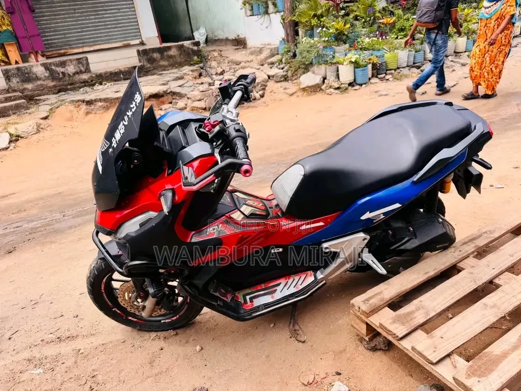 Honda 2025 Red