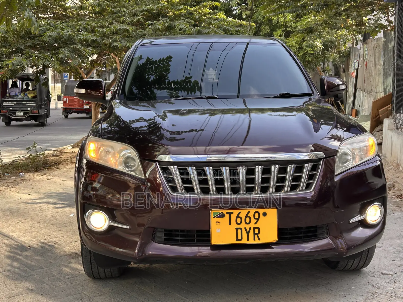 Toyota Vanguard 2012 Maroon