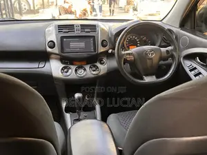 Toyota Vanguard 2012 Maroon