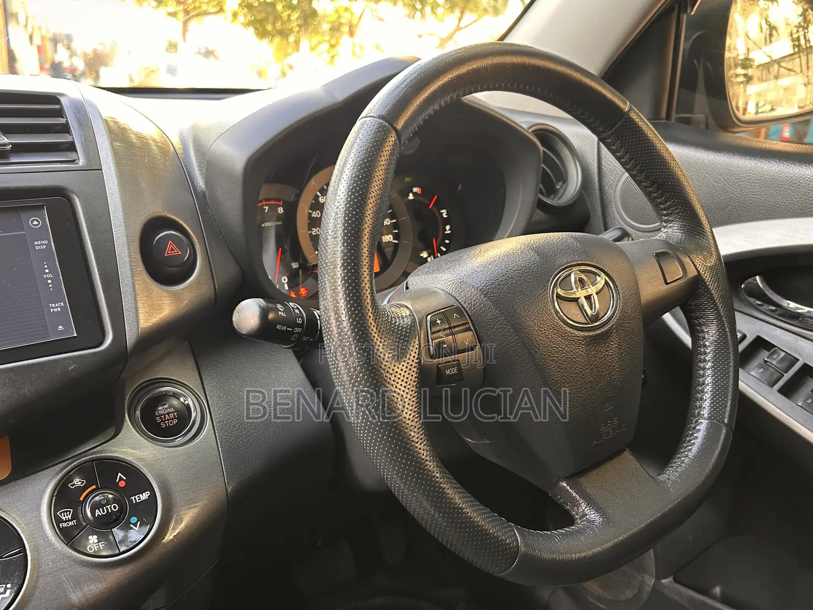 Toyota Vanguard 2012 Maroon