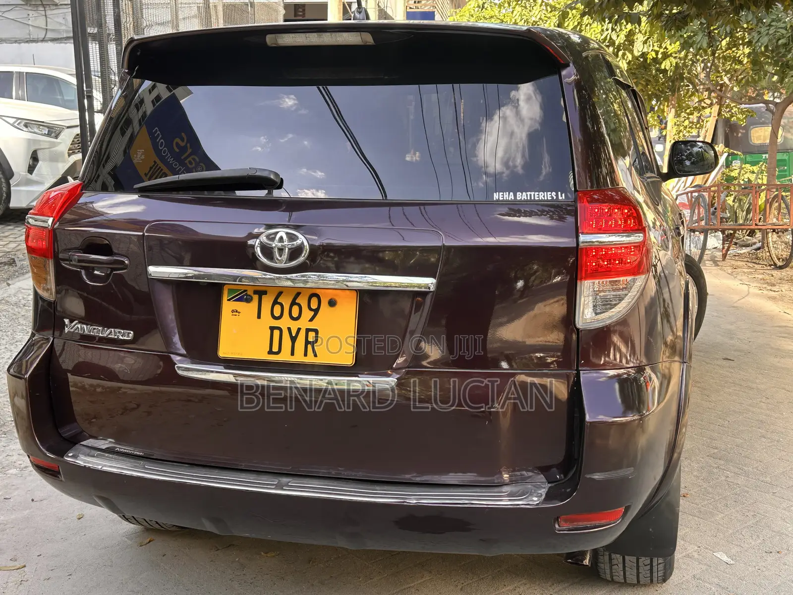 Toyota Vanguard 2012 Maroon