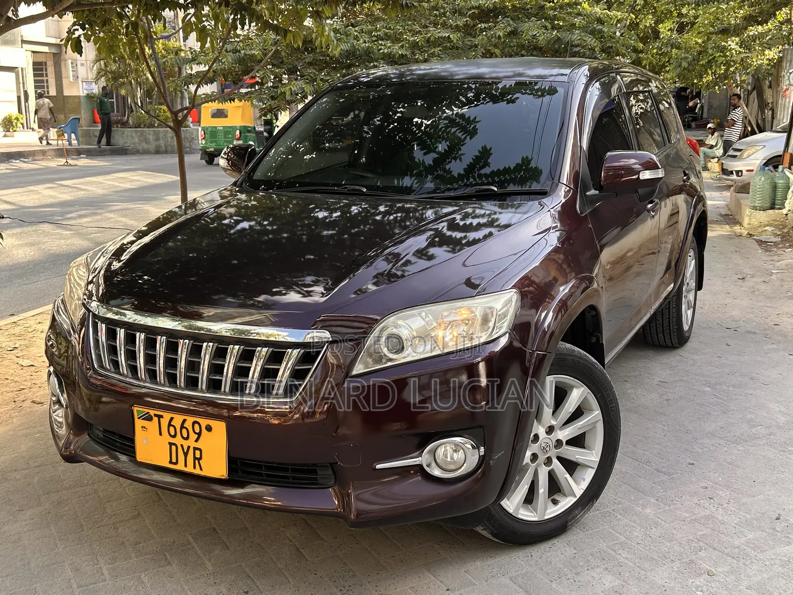 Toyota Vanguard 2012 Maroon