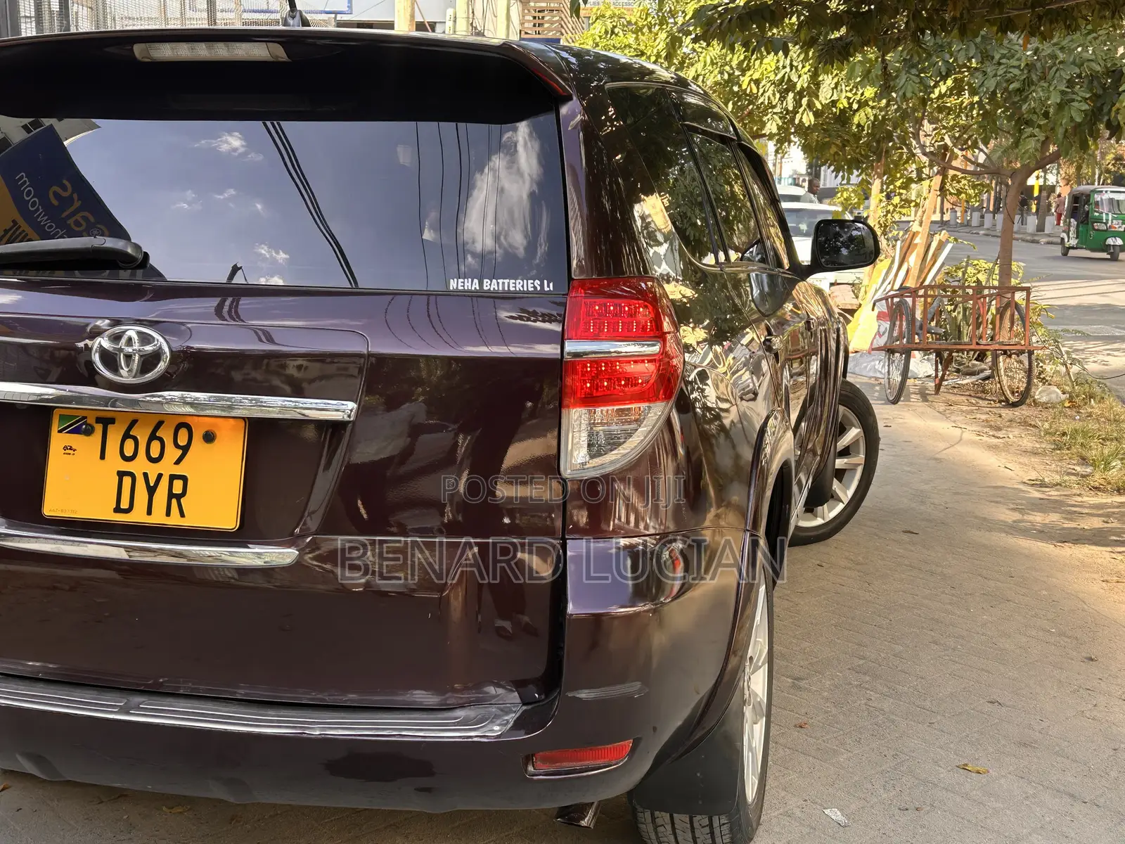 Toyota Vanguard 2012 Maroon