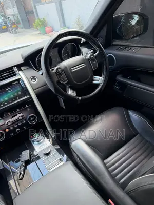 Land Rover Discovery 2018 White