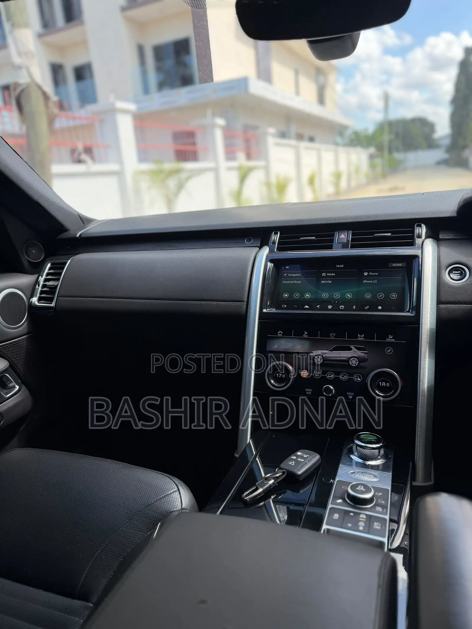 Land Rover Discovery 2018 White