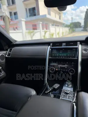 Land Rover Discovery 2018 White