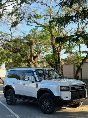 Toyota Land Cruiser Prado 2025 White