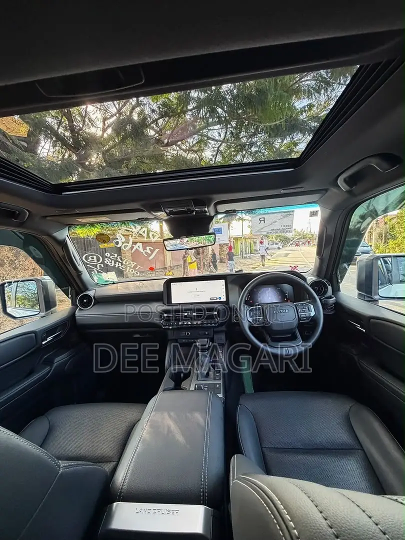 Toyota Land Cruiser Prado 2025 White