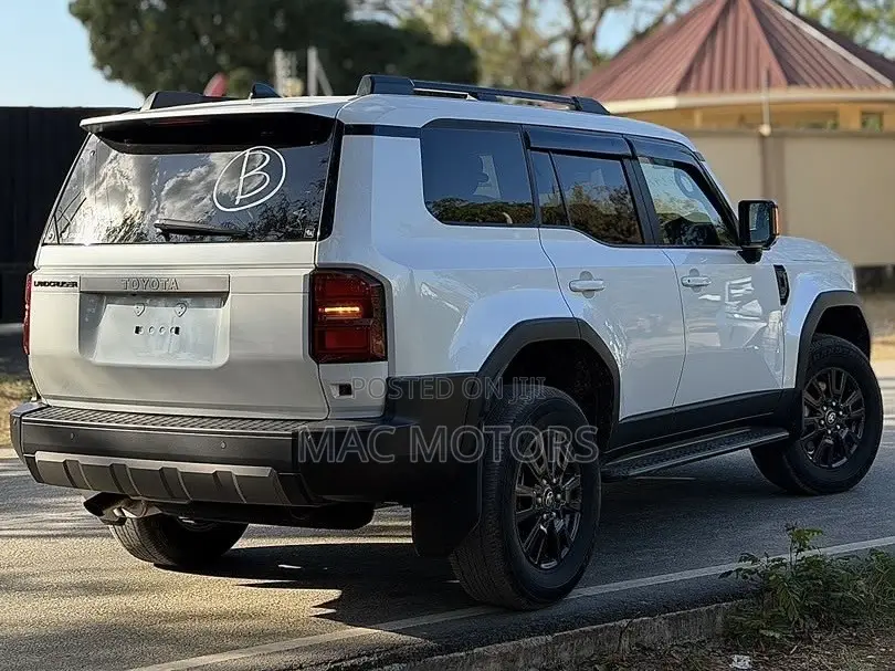 Toyota Land Cruiser Prado 2.7 2025 White