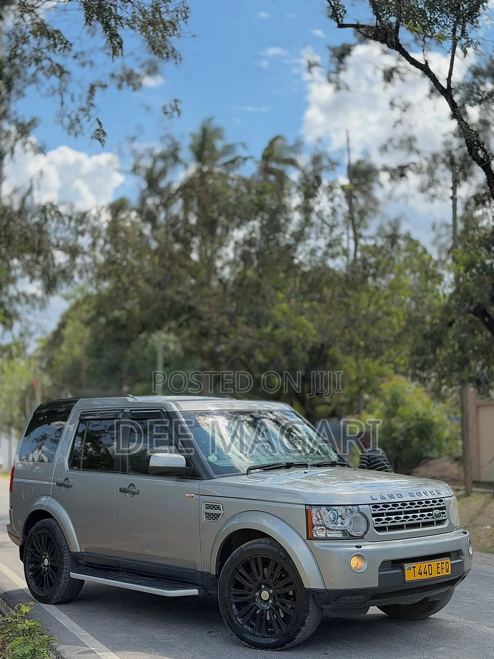 Land Rover Discovery 2012 White