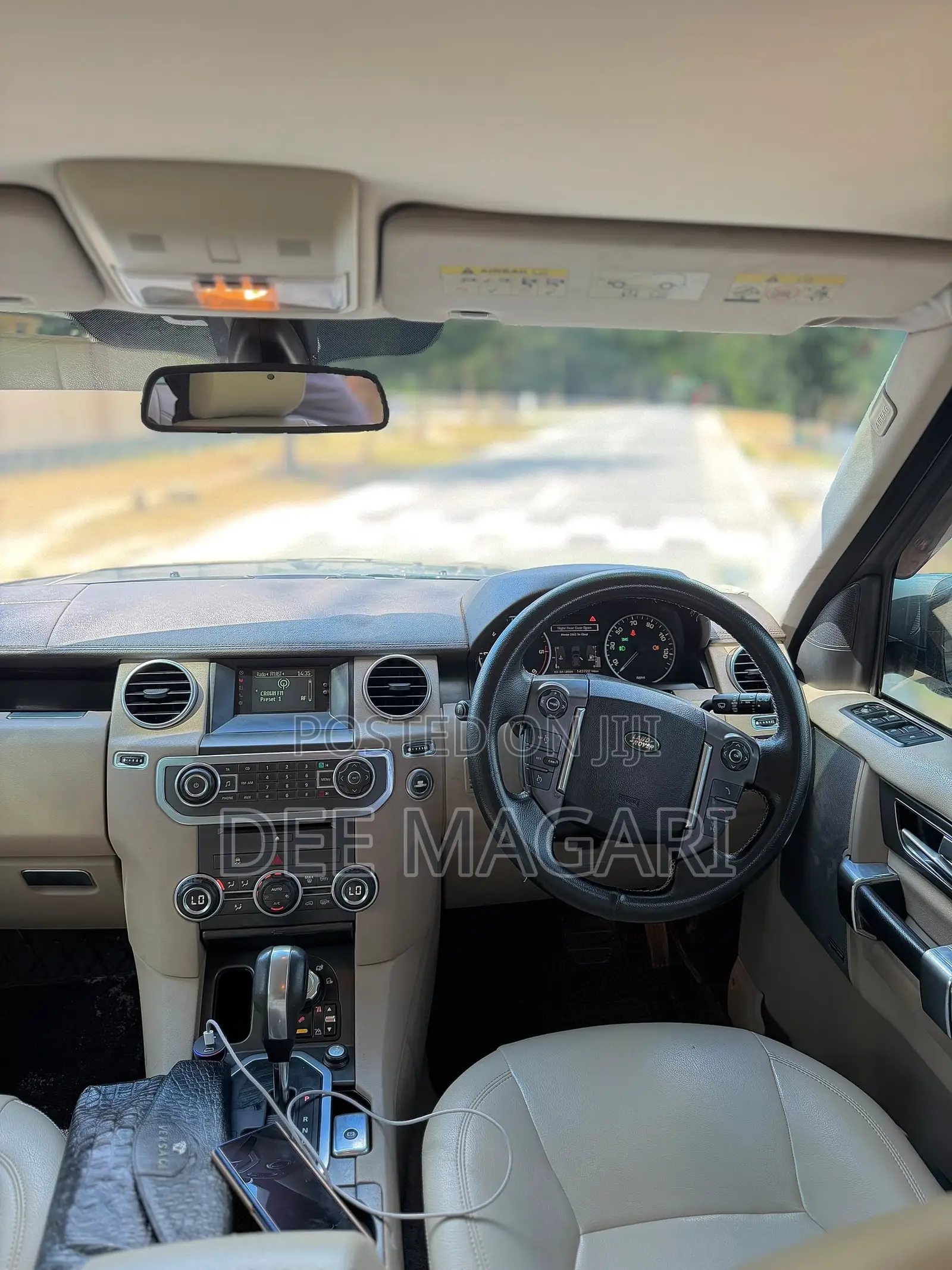 Land Rover Discovery 2012 White