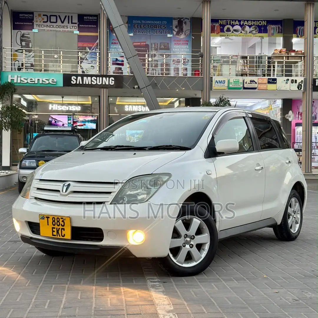 Toyota IST 2004 White