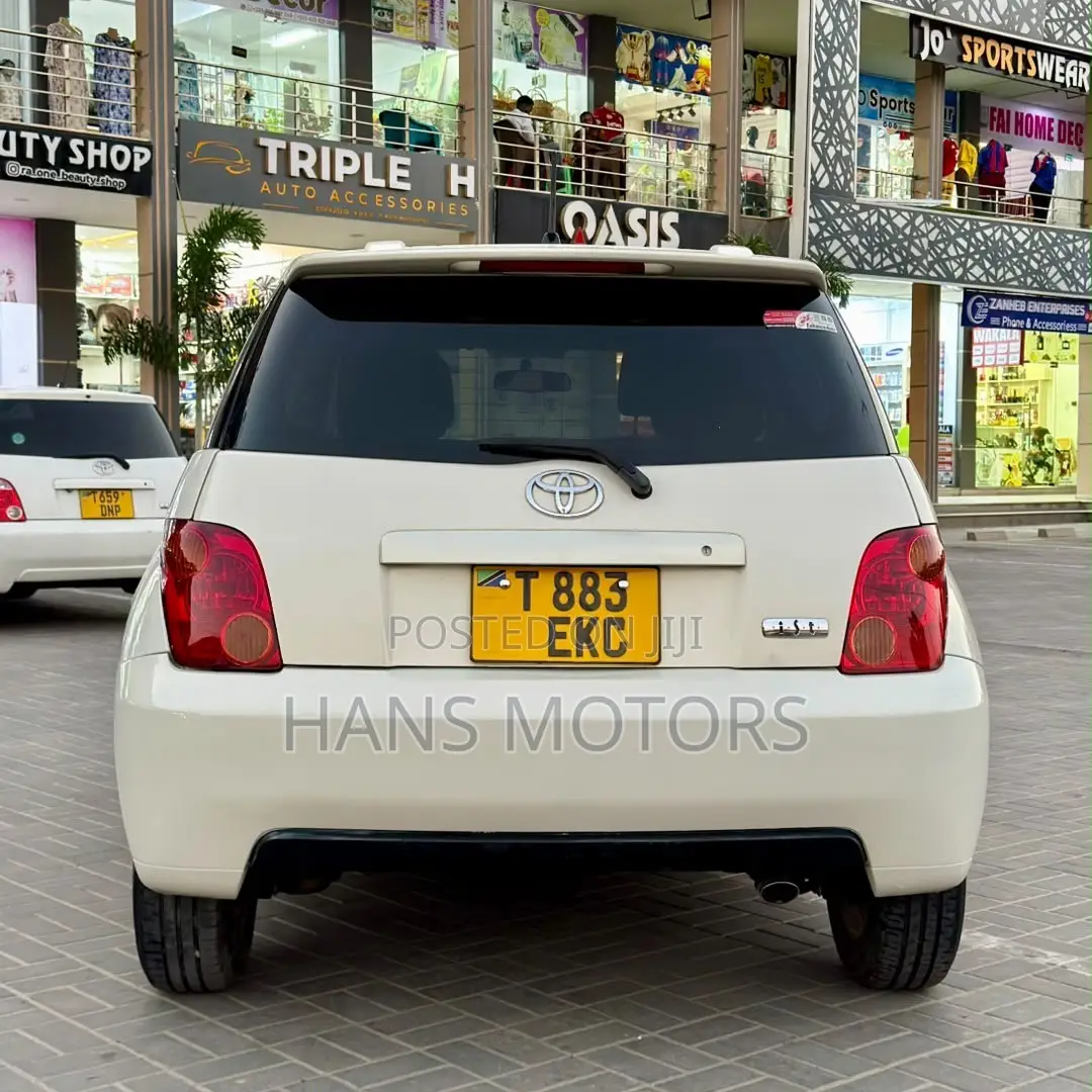Toyota IST 2004 White