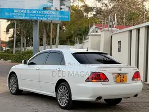 Toyota Crown 2007 White