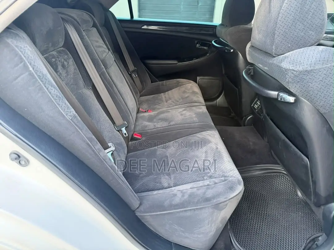 Toyota Crown 2007 White