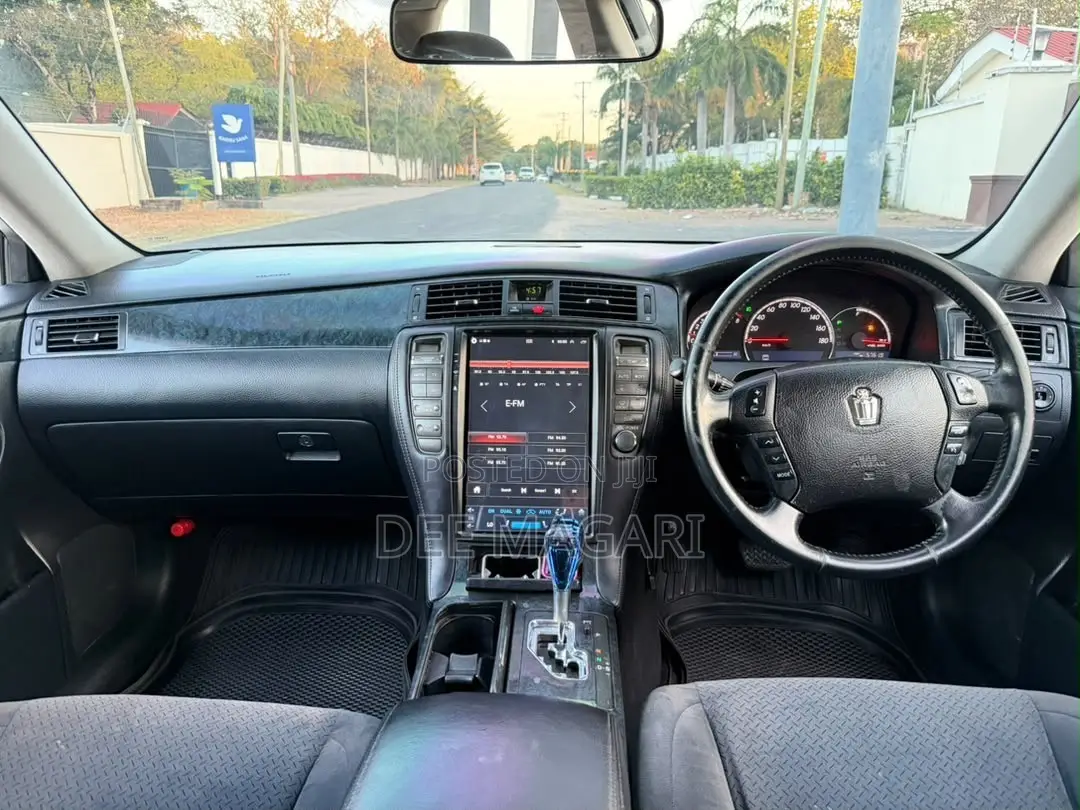 Toyota Crown 2007 White