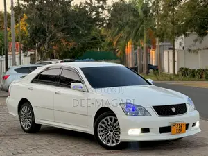 Toyota Crown 2007 White