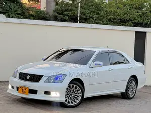 Toyota Crown 2007 White