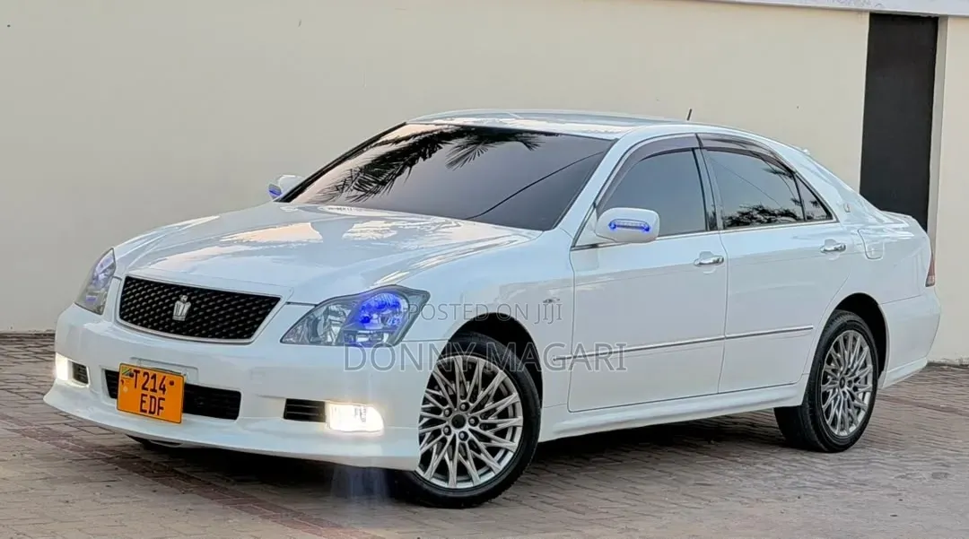 Toyota Crown 2007 White