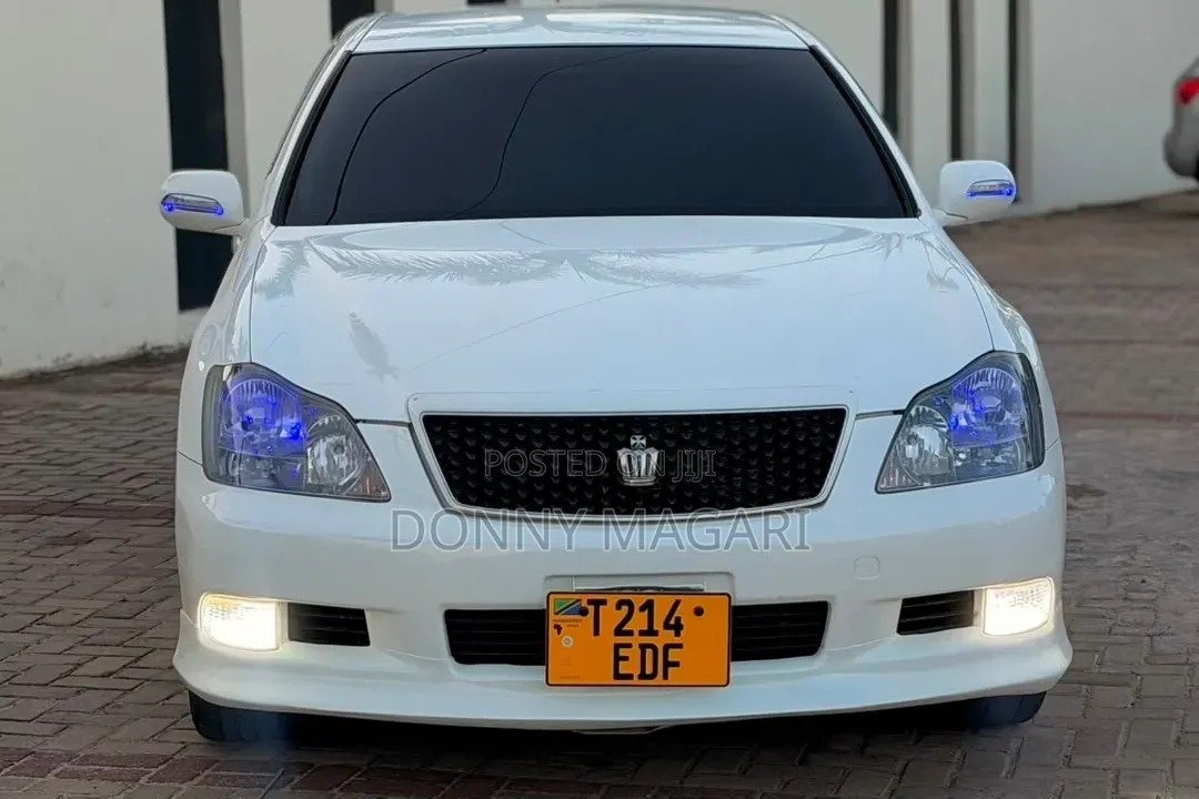 Toyota Crown 2007 White
