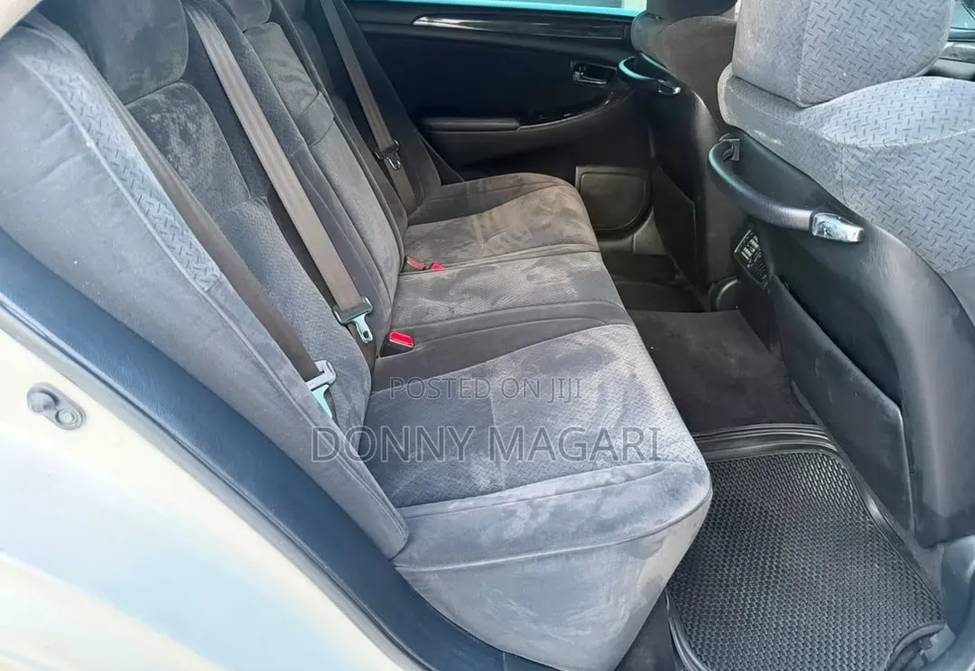 Toyota Crown 2007 White
