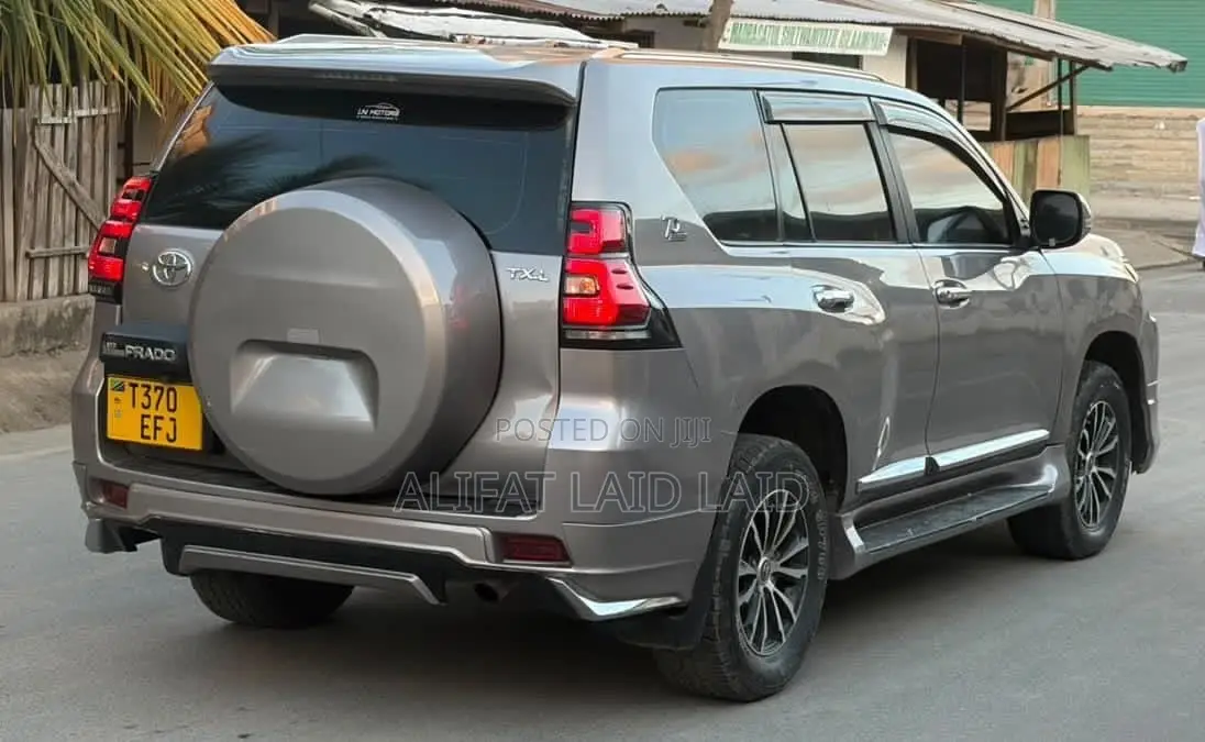 Toyota Land Cruiser Prado 2020 Gray