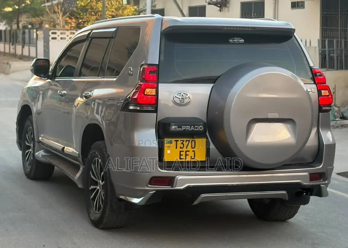 Toyota Land Cruiser Prado 2020 Gray