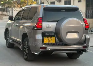 Toyota Land Cruiser Prado 2020 Gray