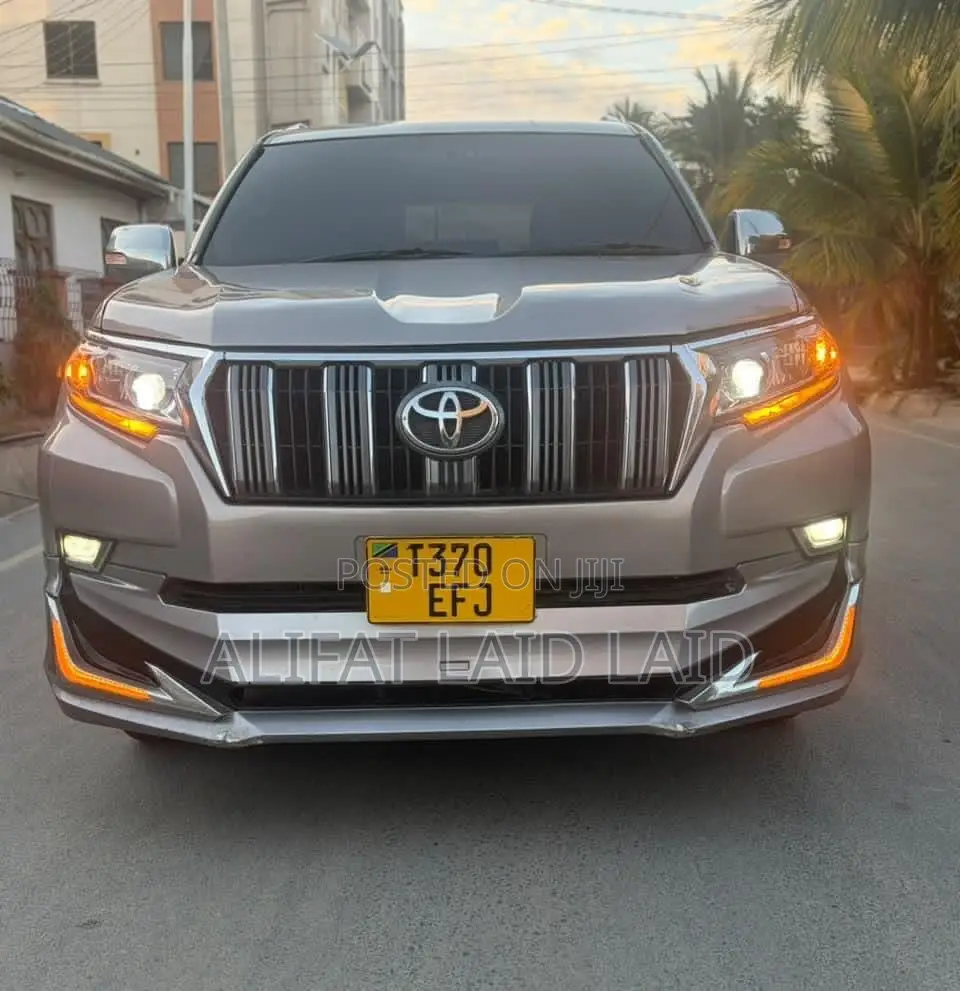 Toyota Land Cruiser Prado 2020 Gray