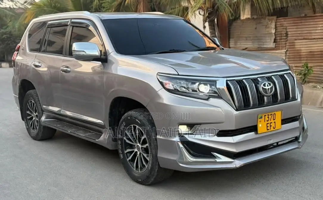 Toyota Land Cruiser Prado 2020 Gray