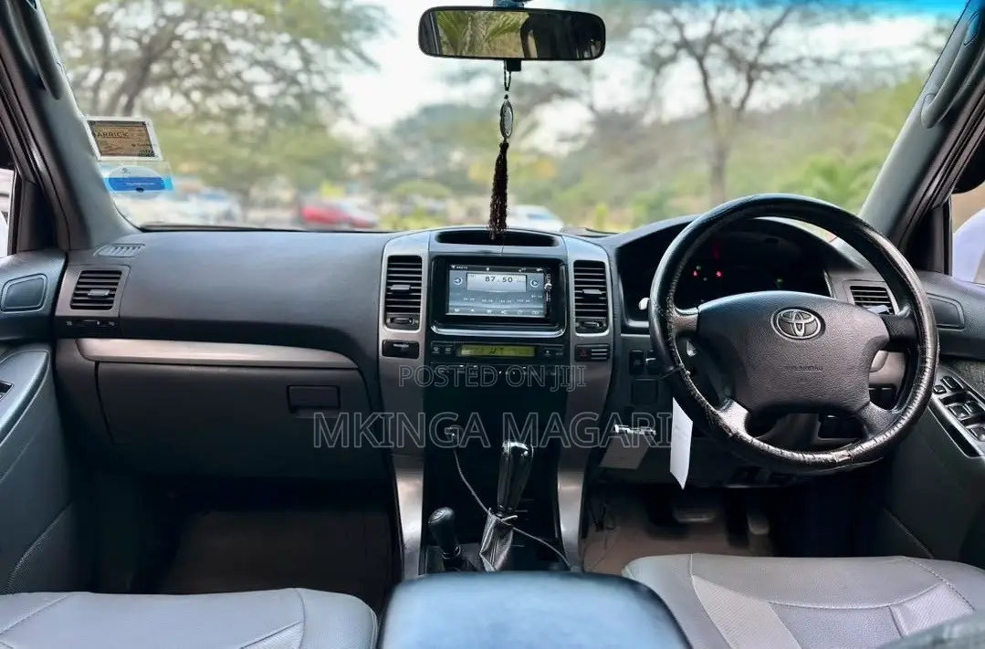 Toyota Land Cruiser Prado 2004 Silver