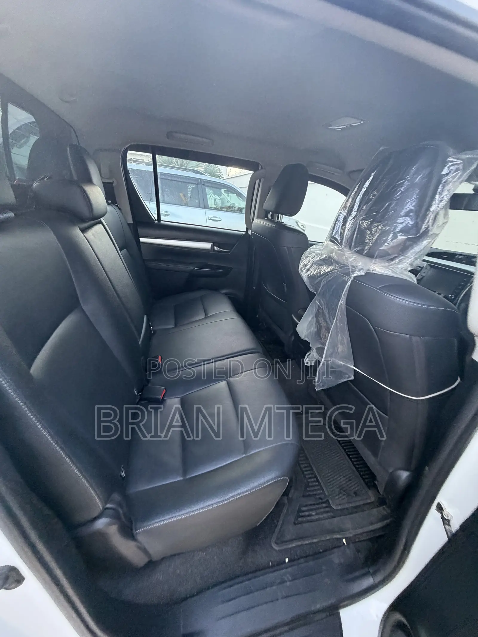 Toyota Hilux 2024 White