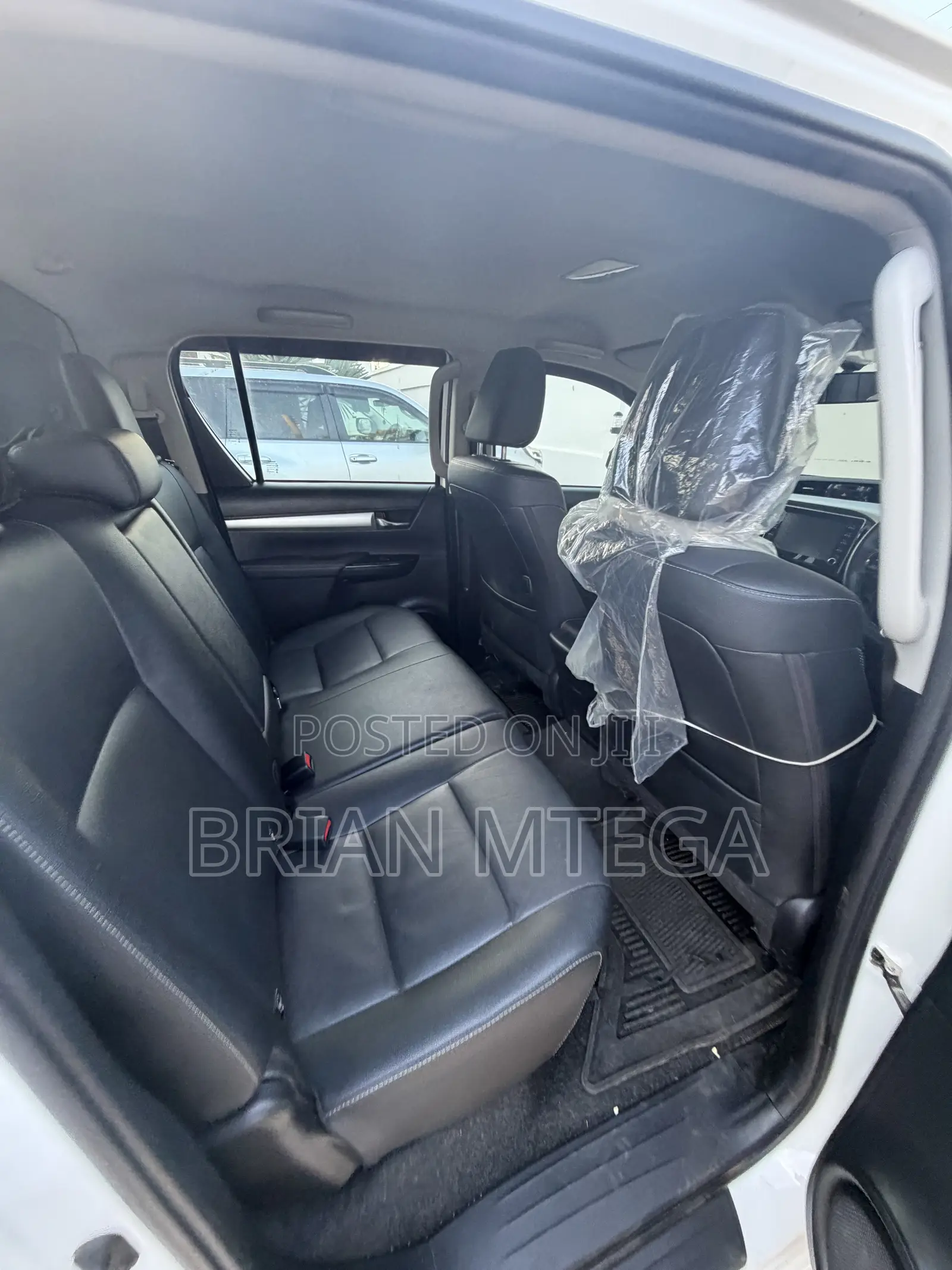 Toyota Hilux 2024 White