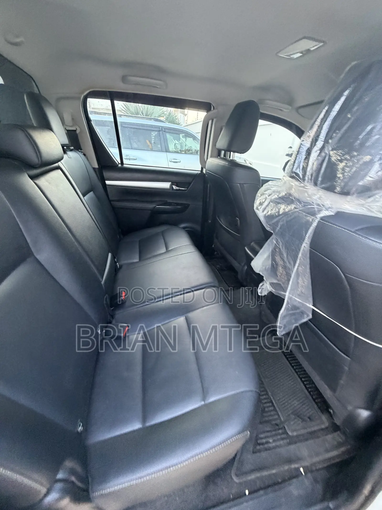 Toyota Hilux 2024 White