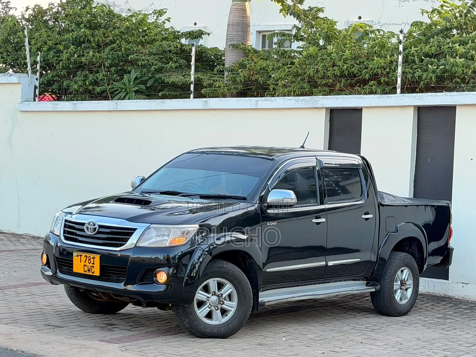 Toyota Hilux 2013 Black