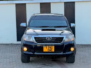 Toyota Hilux 2013 Black