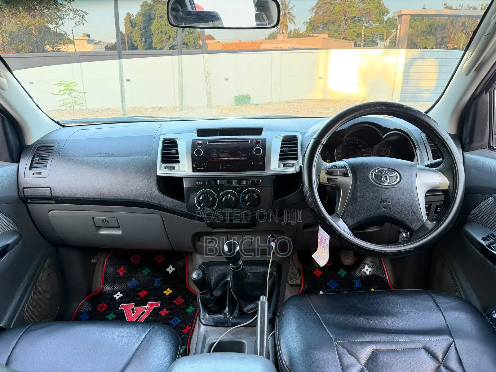 Toyota Hilux 2013 Black