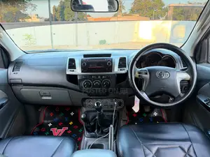 Toyota Hilux 2013 Black