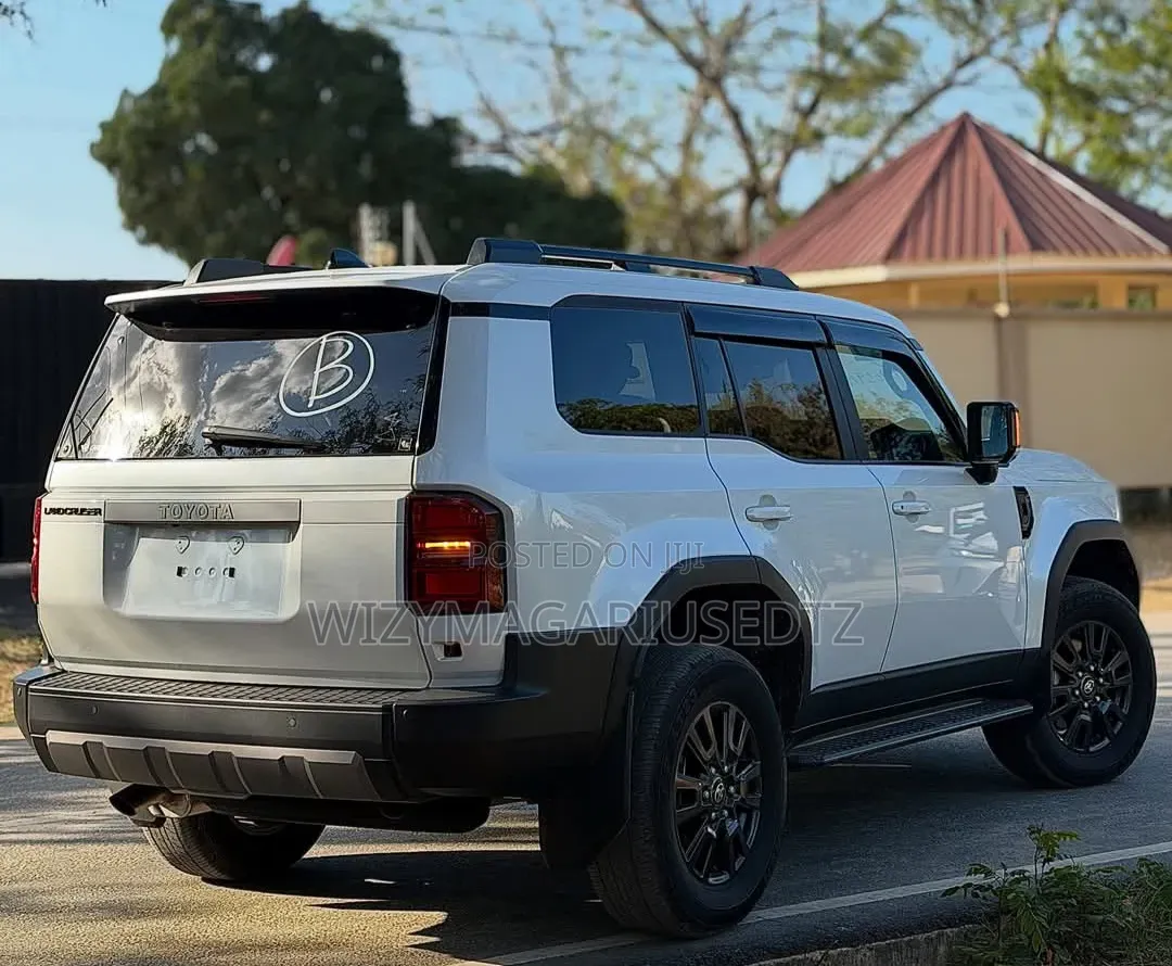 Toyota Land Cruiser Prado 2025 Ivory