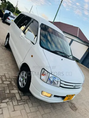 Toyota LiteAce Noah 2001 White
