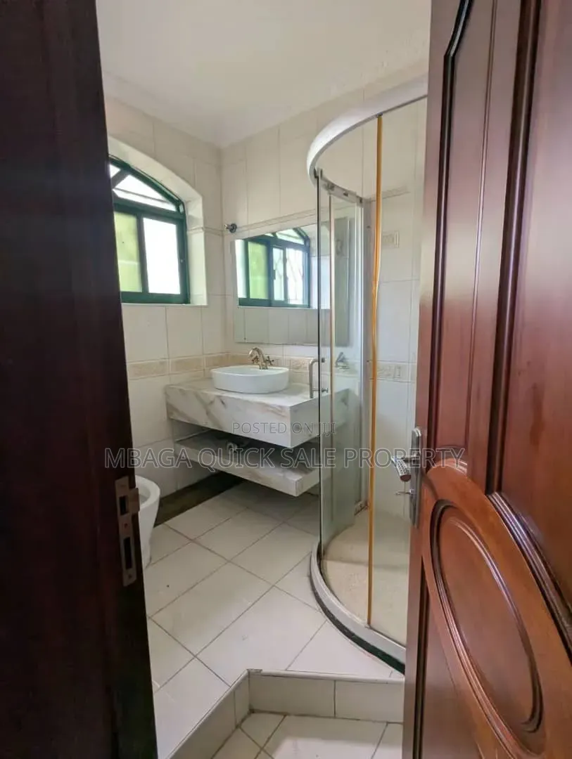 Furnished 3bdrm House in Oyster Bay for rent