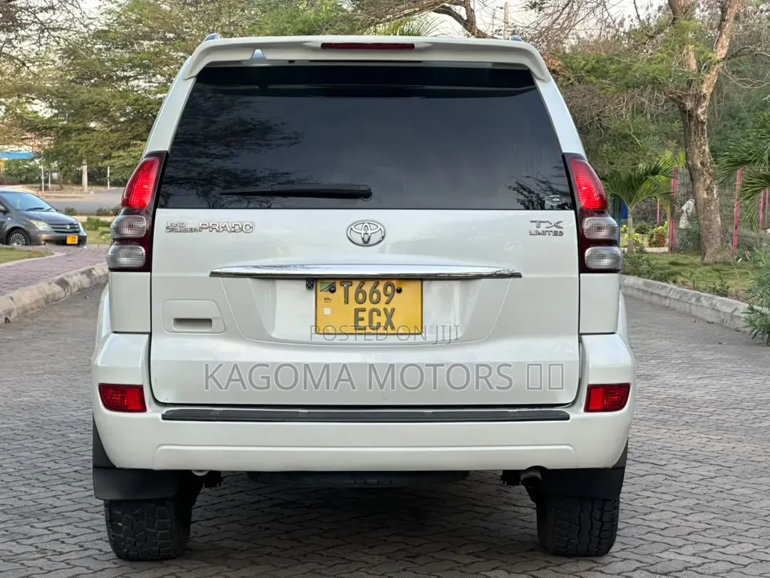 Toyota Land Cruiser Prado 2006 White