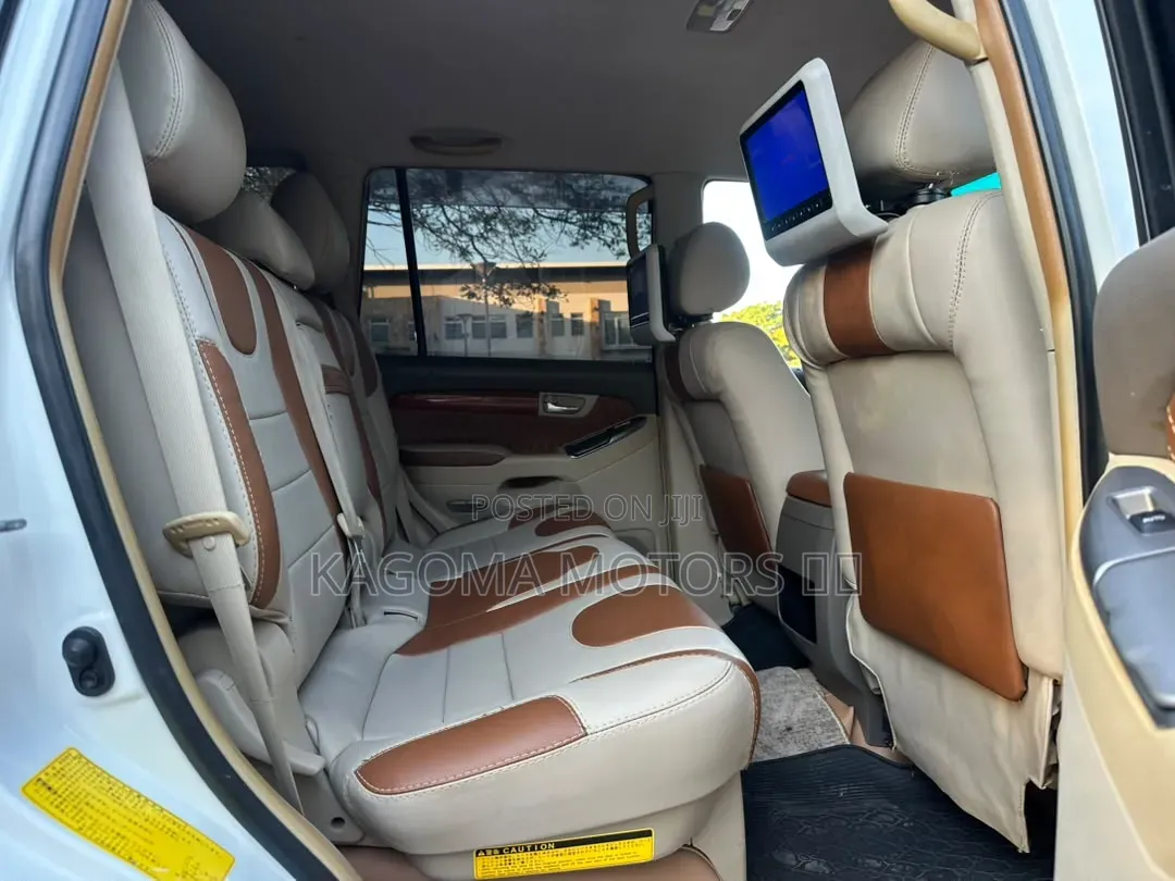 Toyota Land Cruiser Prado 2006 White