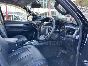 Toyota Hilux 2021 Black