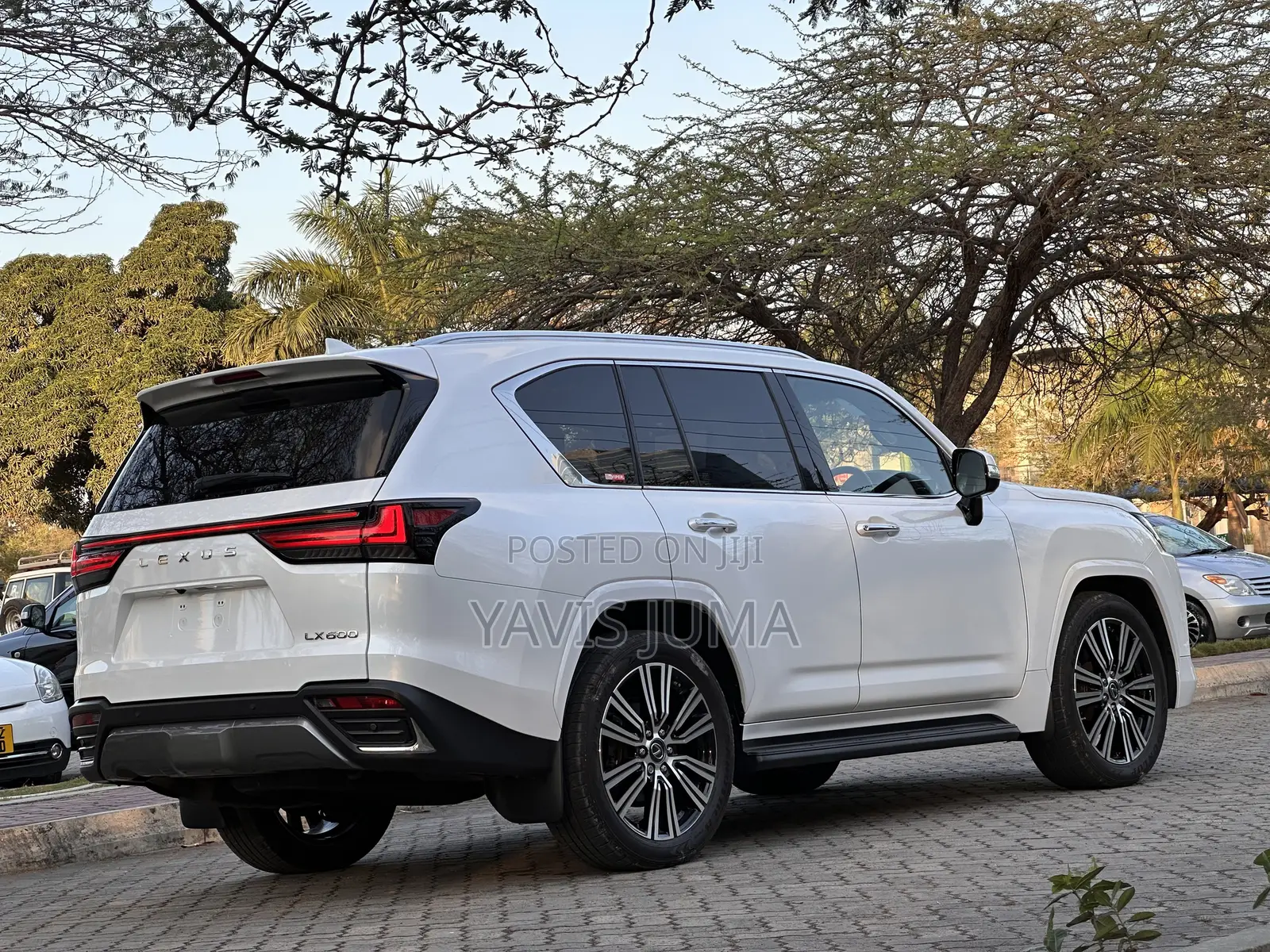 Lexus LX 2025 White