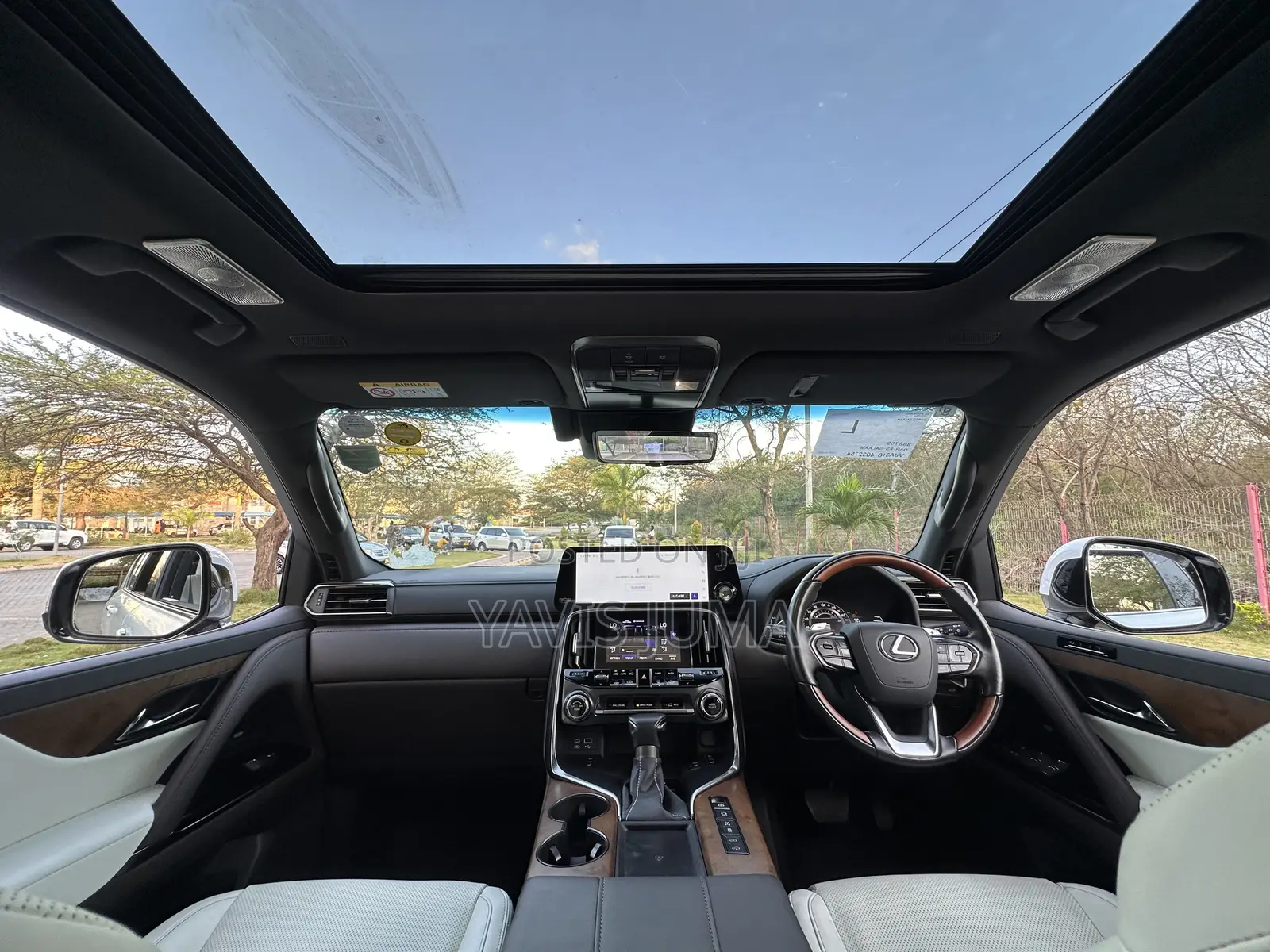 Lexus LX 2025 White